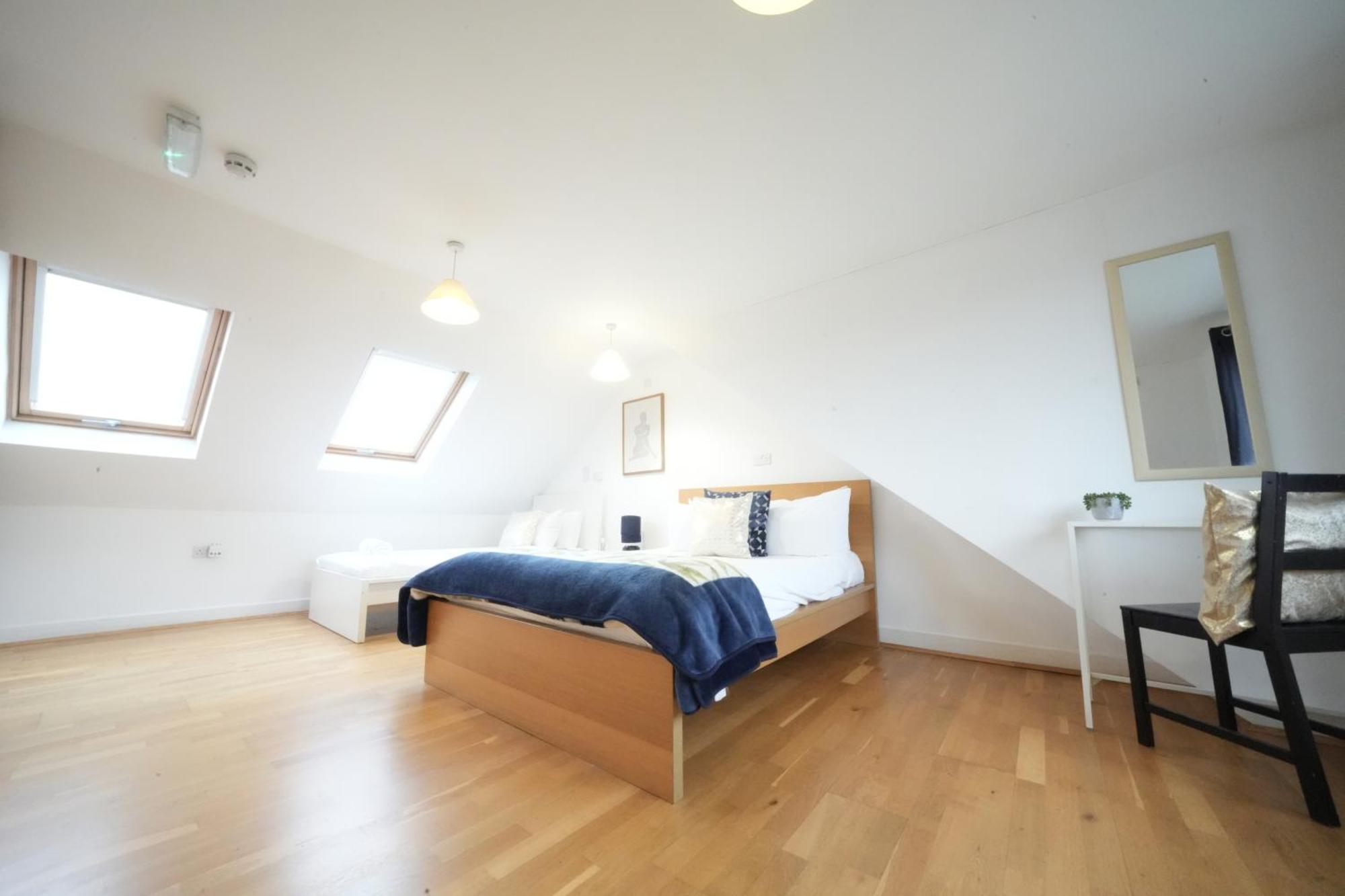 The Great Airport Place-Private Bedrooms With Private Bathroom-1 Bus To Heathrow Airport-5 Minutes By Car- Helpful Advice From Our Team 哈姆斯沃思 外观 照片