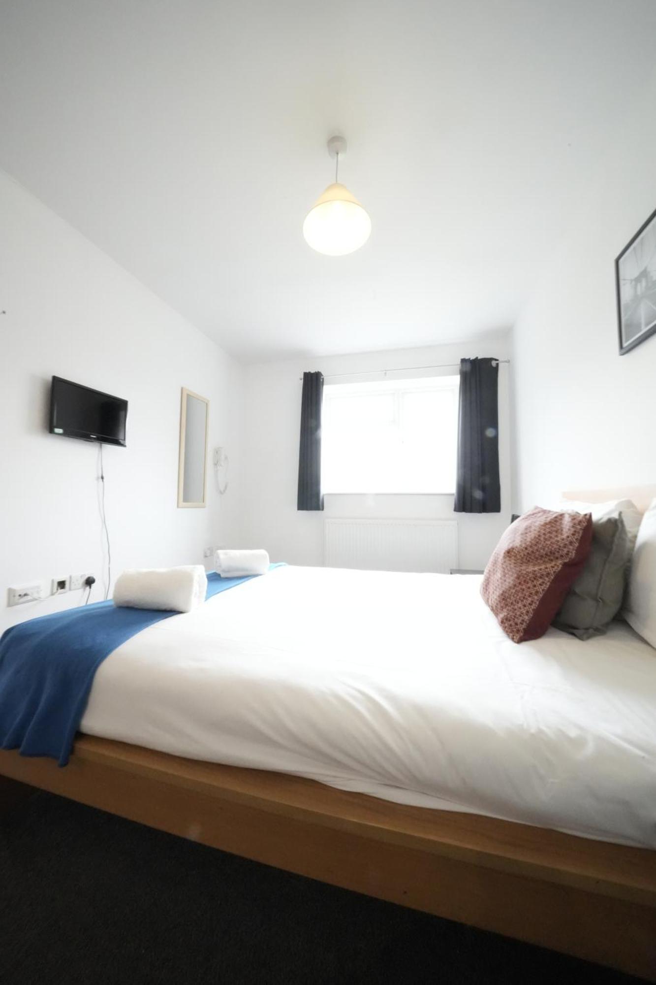 The Great Airport Place-Private Bedrooms With Private Bathroom-1 Bus To Heathrow Airport-5 Minutes By Car- Helpful Advice From Our Team 哈姆斯沃思 外观 照片